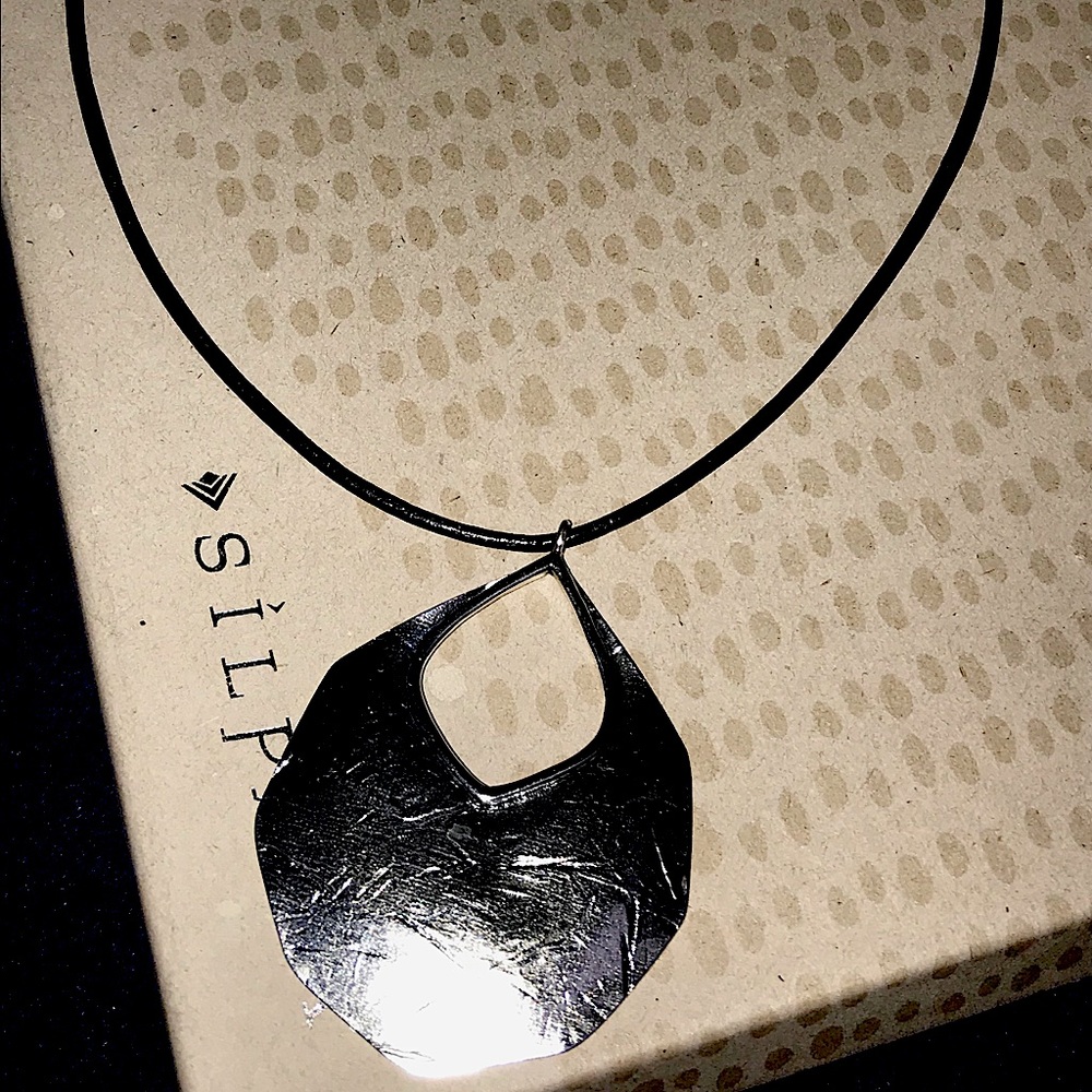 Silpada Badge of Beauty Necklace